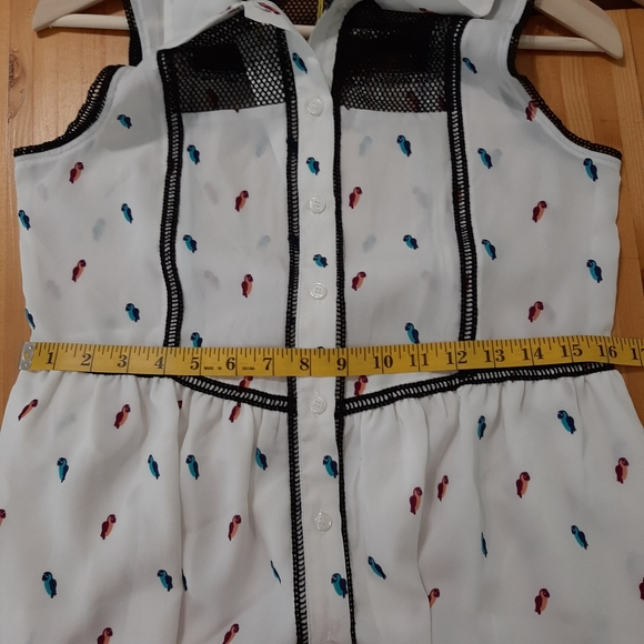 BCBGeneration White Dress Blue Pink Parrot Print Size S NWT - Picture 15 of 16